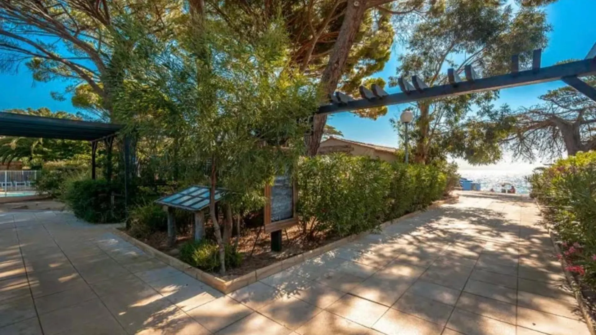 L'Anse De Pramousquier - Sea View And Leisure Apartment Le Lavandou